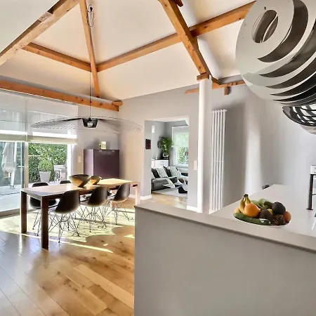 Villa House With Sauna, Gym, And Terraces *